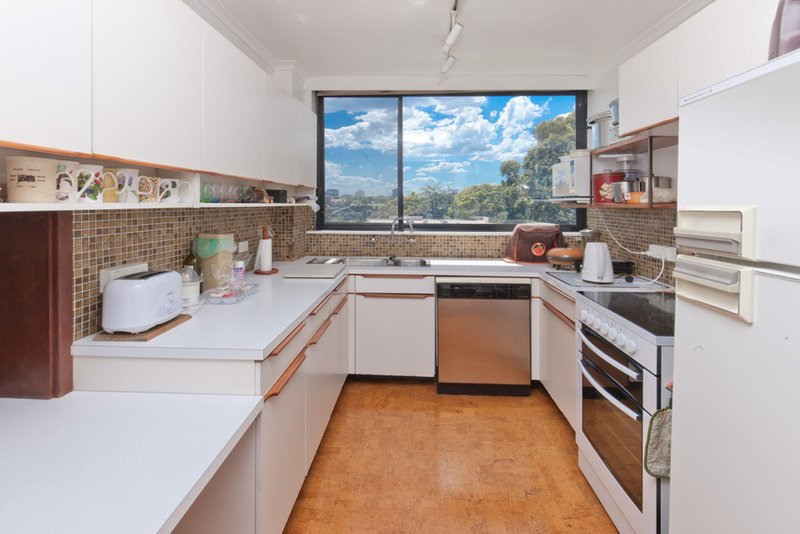 Photo - 9/2-4 Highview Avenue, Neutral Bay NSW 2089 - Image 5