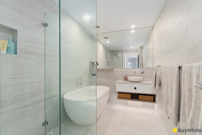 Photo - 9/2-8 Harbour Street, Wollongong NSW 2500 - Image 10