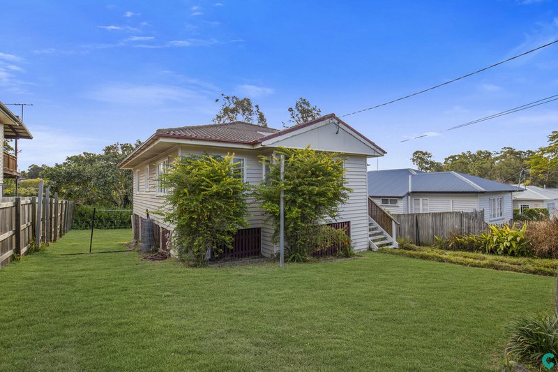 Photo - 92 Barton Street, Everton Park QLD 4053 - Image 2