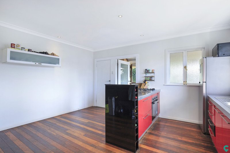 Photo - 92 Barton Street, Everton Park QLD 4053 - Image 5