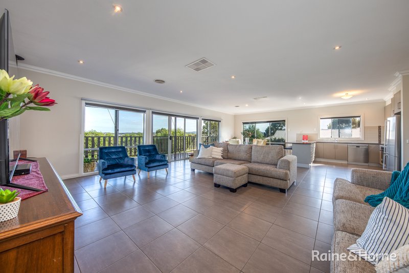 Photo - 92 Belleview Drive, Sunbury VIC 3429 - Image 6