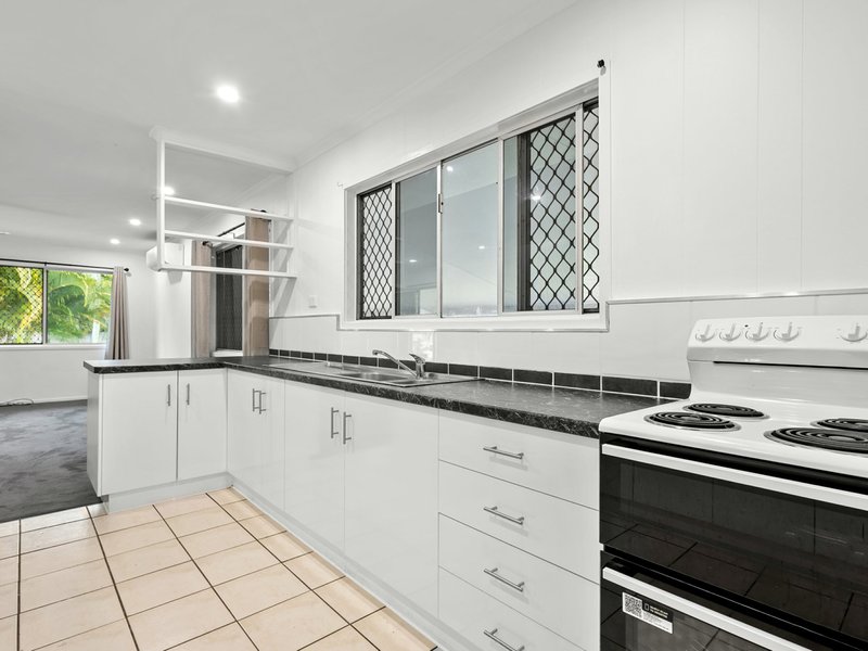 Photo - 92 Birch Street, Manunda QLD 4870 - Image 4