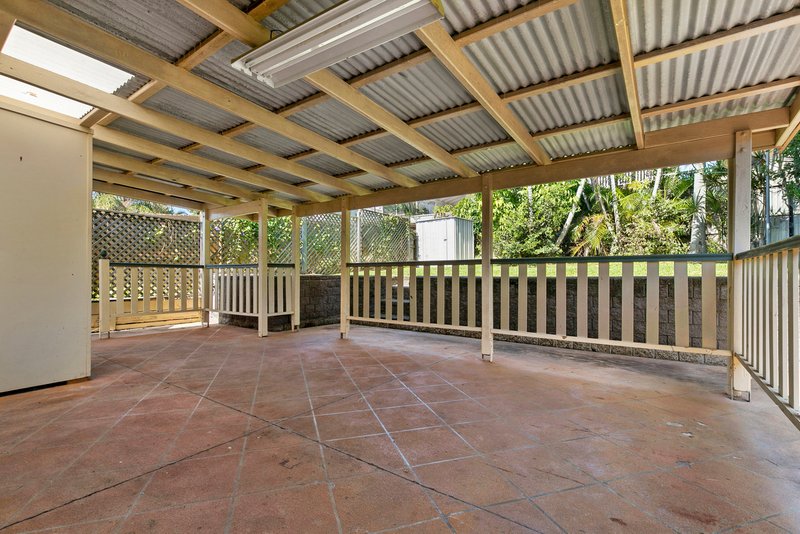 Photo - 92 Boxgrove Avenue, Wynnum QLD 4178 - Image 2