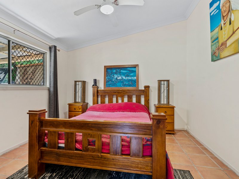 Photo - 92 Boxgrove Avenue, Wynnum QLD 4178 - Image 8