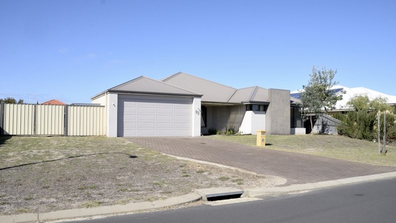 Photo - 92 Braidwood Drive, Australind WA 6233 - Image 1