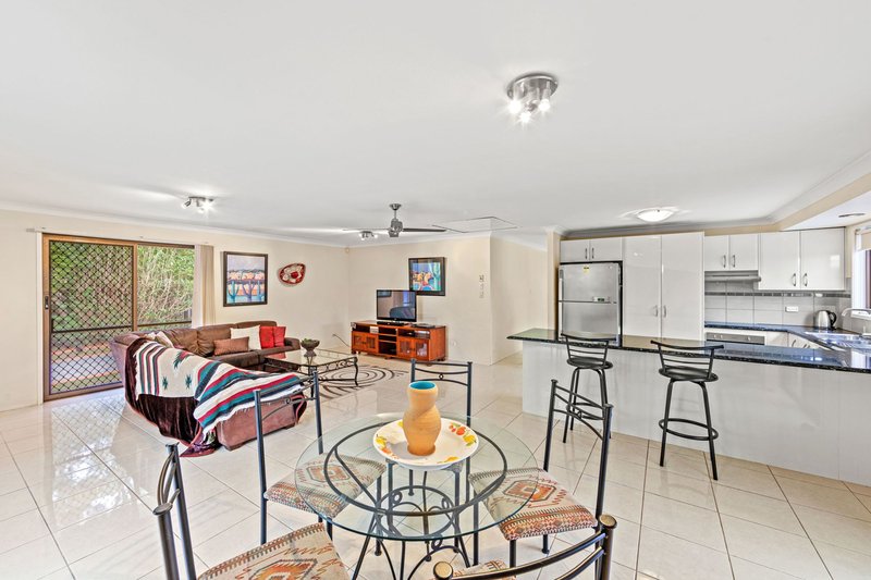 Photo - 92 California Drive, Oxenford QLD 4210 - Image 8