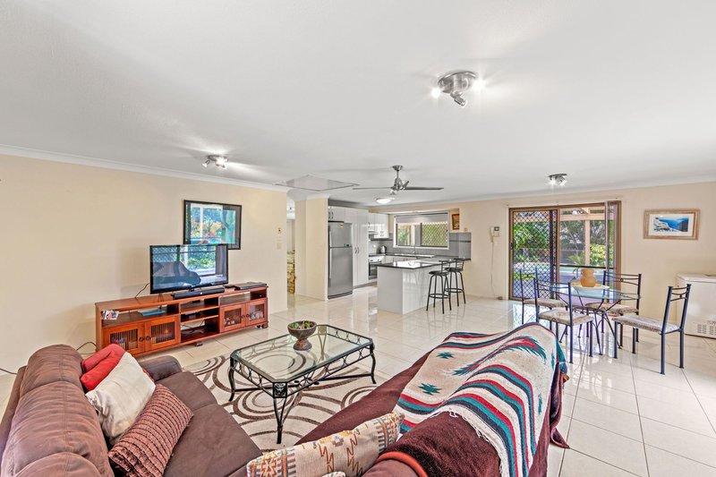 Photo - 92 California Drive, Oxenford QLD 4210 - Image 9