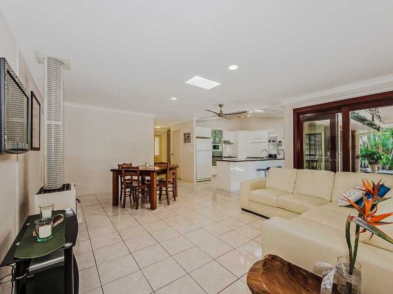 Photo - 92 Camberwell Circuit, Robina QLD 4226 - Image 7