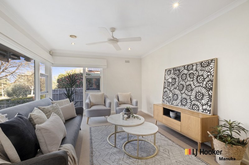 Photo - 92 Captain Cook Crescent, Griffith ACT 2603 - Image 6