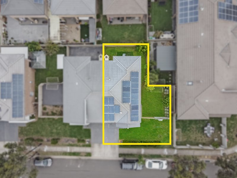 Photo - 92 Carroll Crescent, Plumpton NSW 2761 - Image 2