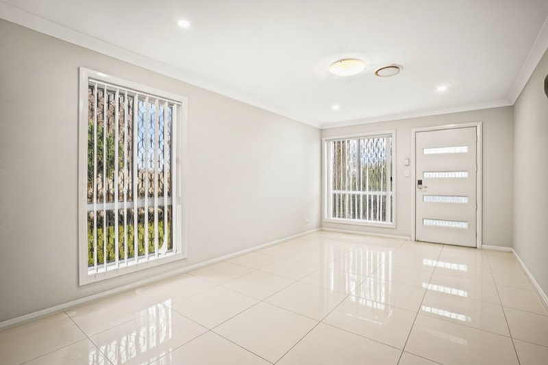 Photo - 92 Carroll Crescent, Plumpton NSW 2761 - Image 3