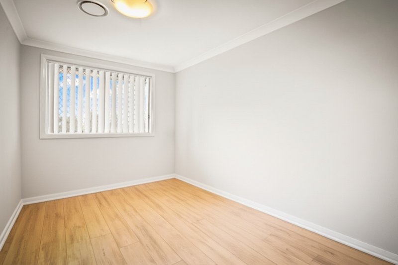 Photo - 92 Carroll Crescent, Plumpton NSW 2761 - Image 8