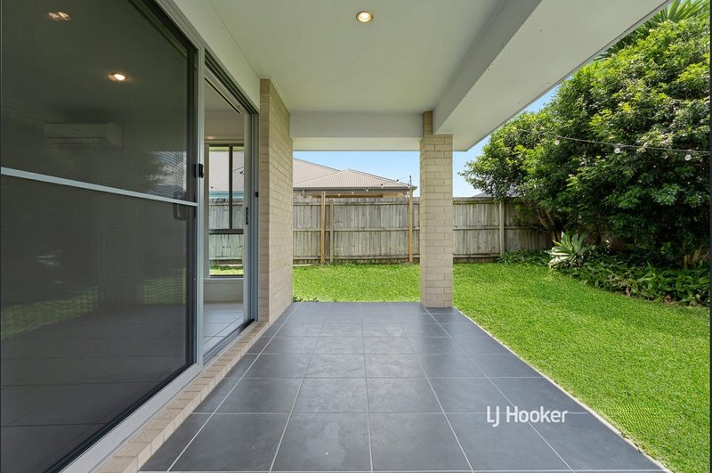 Photo - 92 Cirrus Way, Coomera QLD 4209 - Image 3