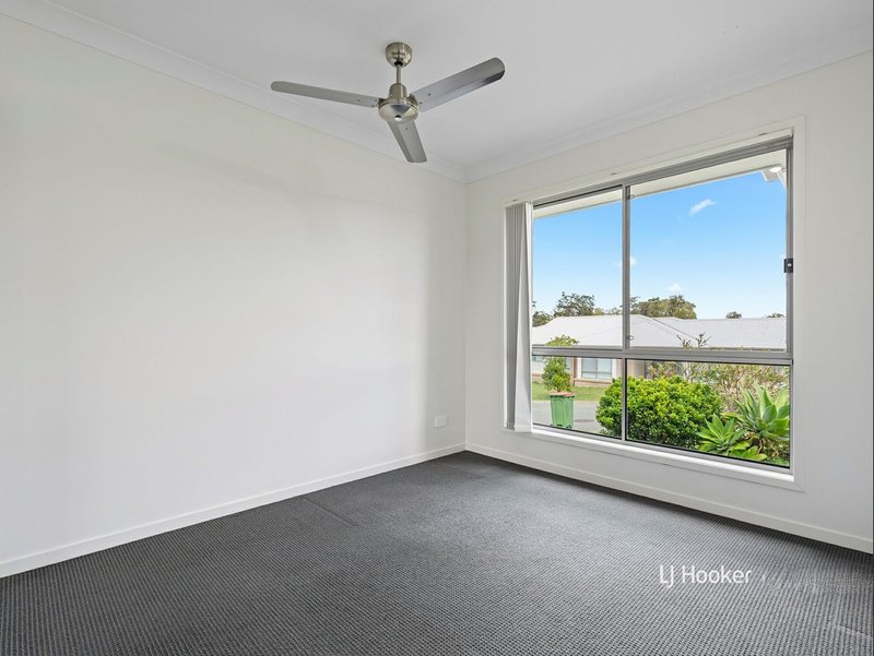 Photo - 92 Cirrus Way, Coomera QLD 4209 - Image 10