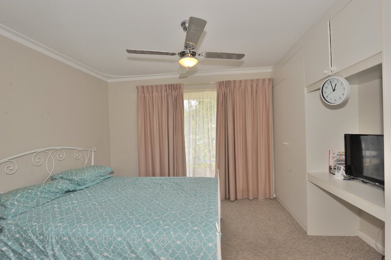 Photo - 92 Currie Street, Warnbro WA 6169 - Image 10