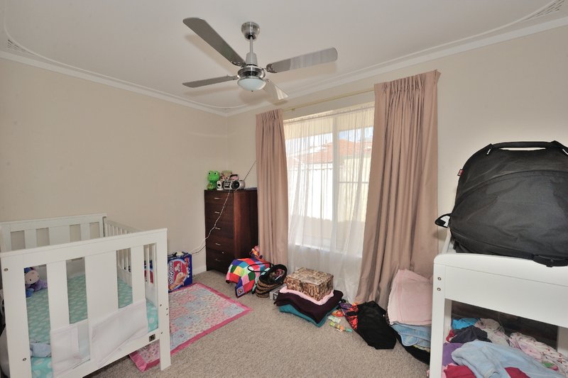 Photo - 92 Currie Street, Warnbro WA 6169 - Image 12