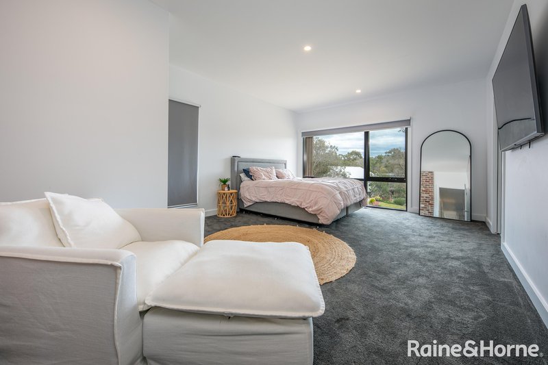 Photo - 92 Dalton Street, Gisborne VIC 3437 - Image 9