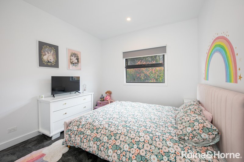 Photo - 92 Dalton Street, Gisborne VIC 3437 - Image 11