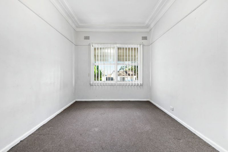 Photo - 92 Duckmallois Avenue, Blacktown NSW 2148 - Image 5