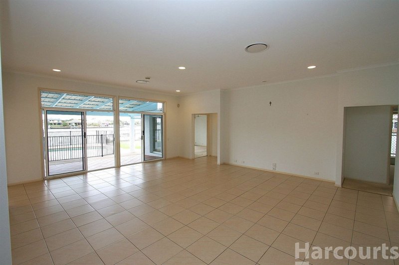 Photo - 92 Endeavour Dr , Banksia Beach QLD 4507 - Image 3