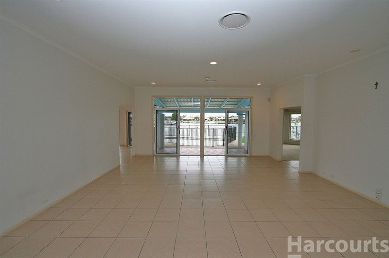 Photo - 92 Endeavour Dr , Banksia Beach QLD 4507 - Image 6