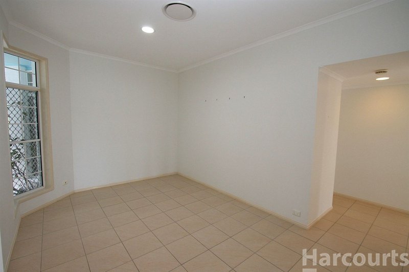 Photo - 92 Endeavour Dr , Banksia Beach QLD 4507 - Image 10