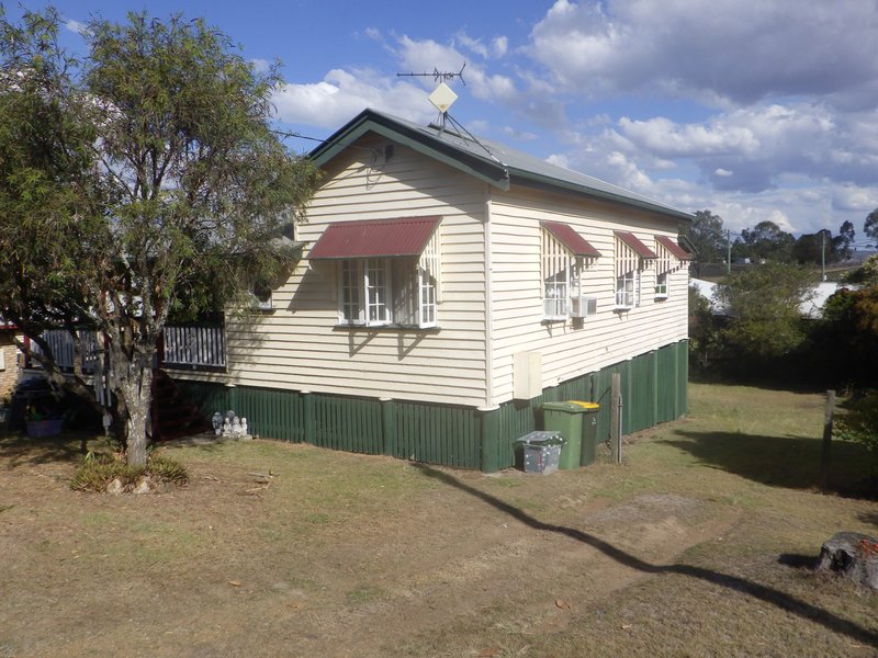 Photo - 92 Eskdale Road, Toogoolawah QLD 4313 - Image 2