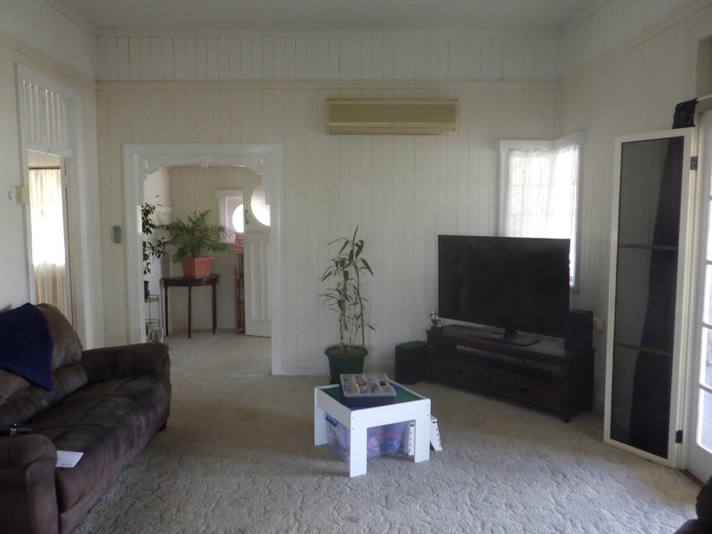 Photo - 92 Eskdale Road, Toogoolawah QLD 4313 - Image 3