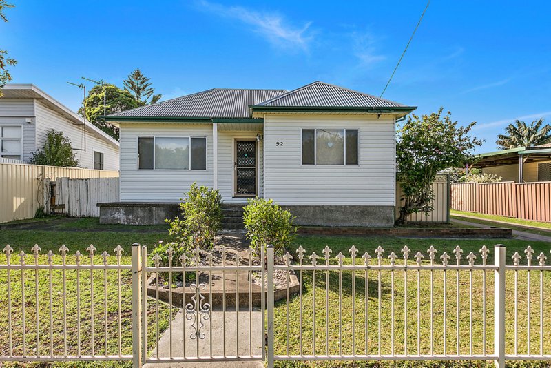 Photo - 92 Fisher Street, Oak Flats NSW 2529 - Image 3