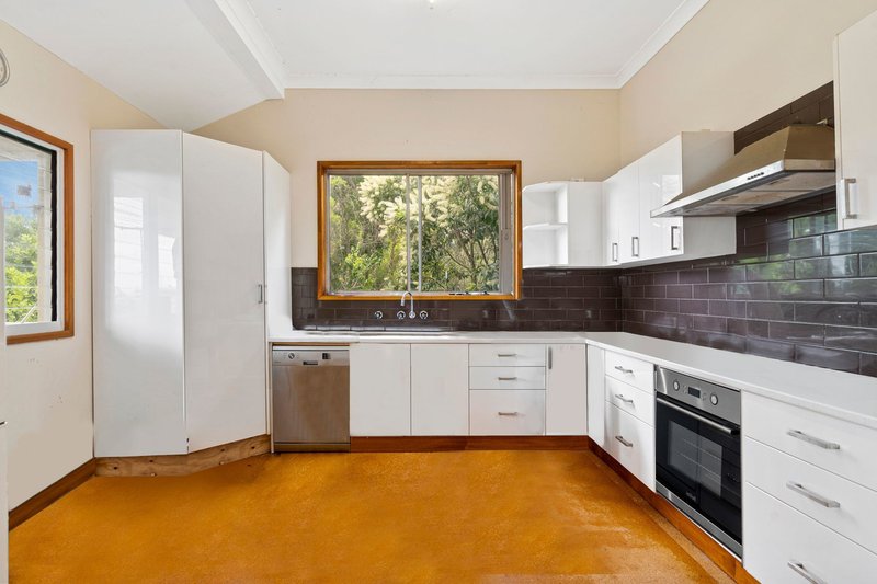 Photo - 92 Grays Road, Gaythorne QLD 4051 - Image 4