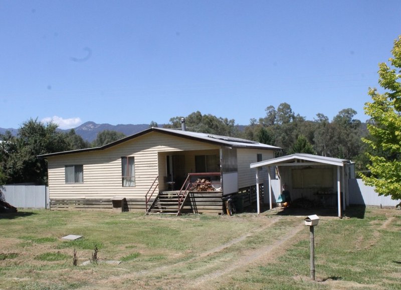 92 Great Alpine Road, Myrtleford VIC 3737