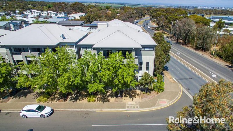 Photo - 9/2 Grey Box Ave , Noarlunga Centre SA 5168 - Image 10