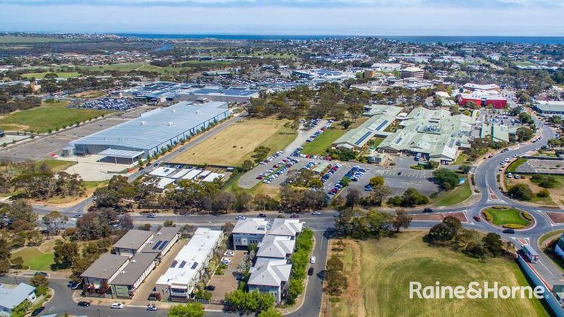 Photo - 9/2 Grey Box Ave , Noarlunga Centre SA 5168 - Image 12