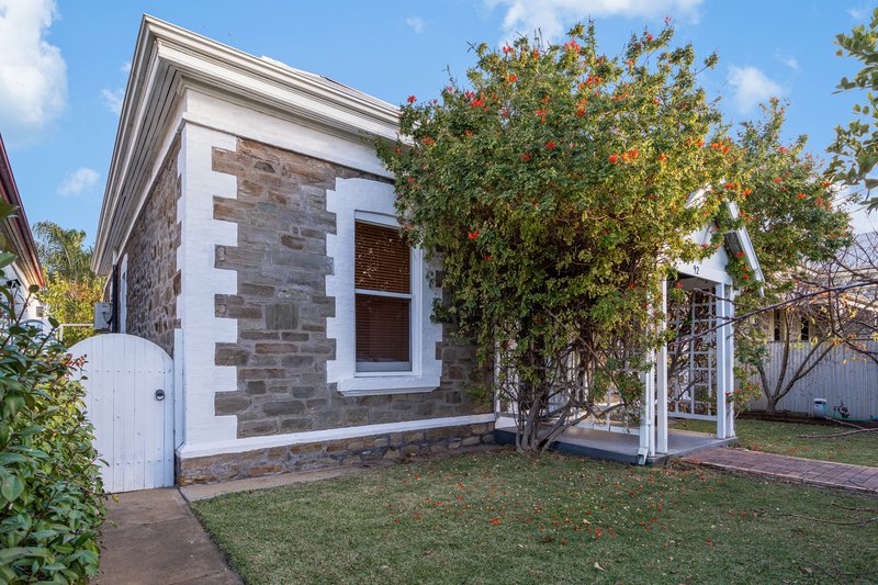 Photo - 92 Hall Street, Semaphore SA 5019 - Image 2