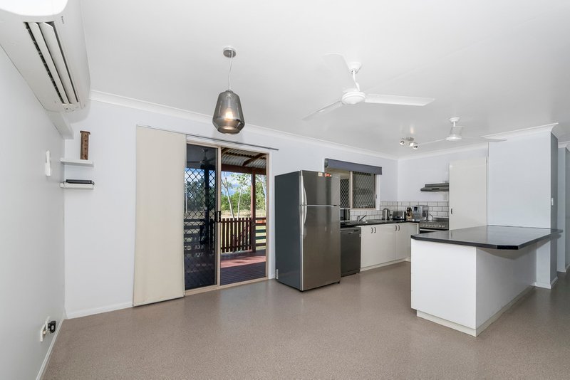 Photo - 92 Hammond Way, Kelso QLD 4815 - Image 4