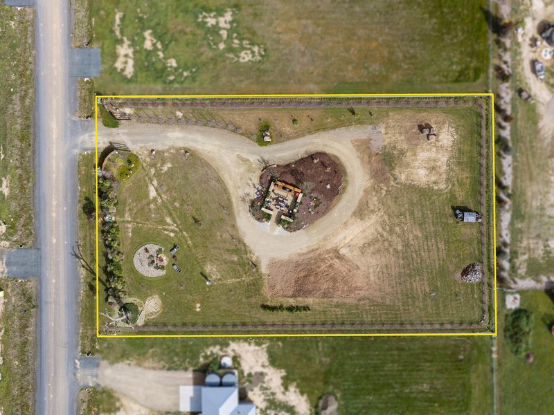 Photo - 92 Inglis Road, Benalla VIC 3672 - Image 1