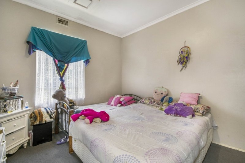 Photo - 92 Jesson Crescent, Dandenong VIC 3175 - Image 5