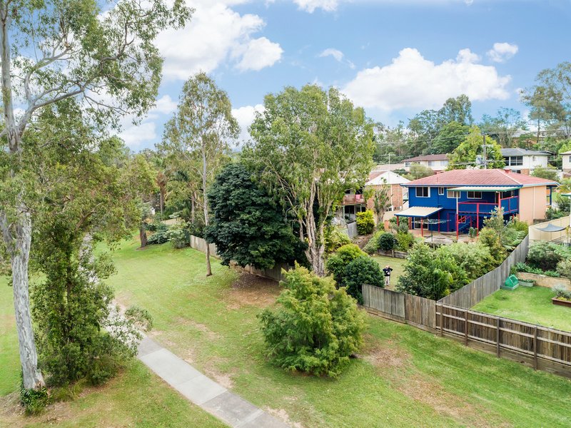 Photo - 92 Kallista Road, Rochedale South QLD 4123 - Image 10