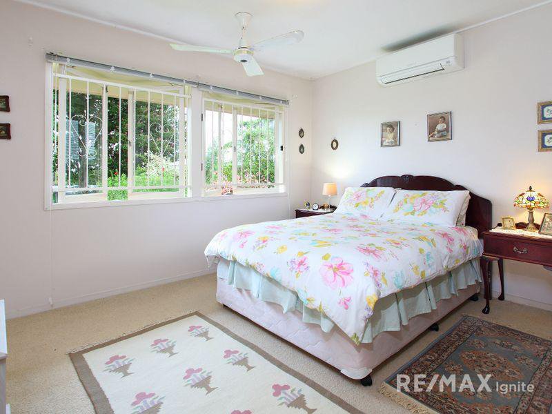 Photo - 92 Kenmore Road, Kenmore QLD 4069 - Image 3