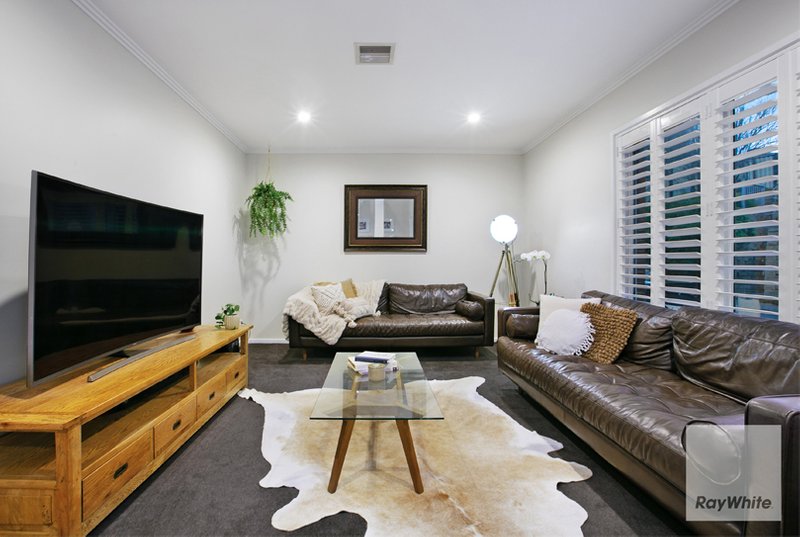 Photo - 9/2 Lanark Way, Gowanbrae VIC 3043 - Image 2