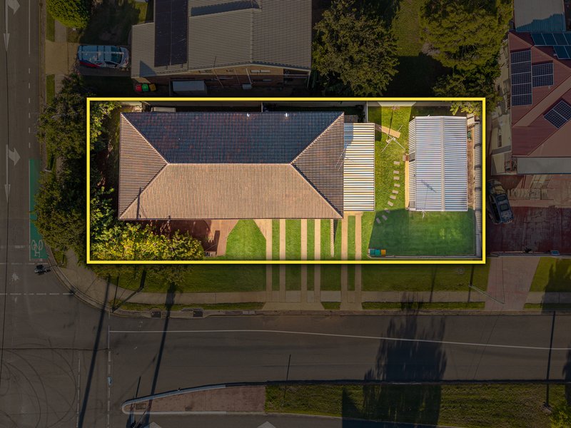 Photo - 92 Maine Road, Clontarf QLD 4019 - Image 2