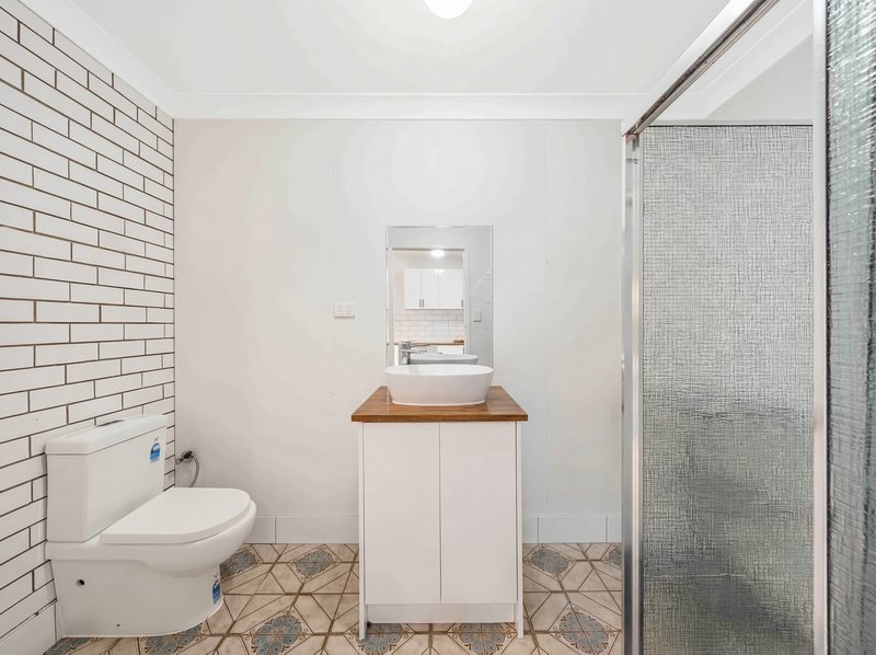 Photo - 92 Maine Road, Clontarf QLD 4019 - Image 9