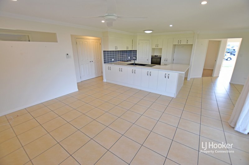 Photo - 92 Mariner Boulevard, Deception Bay QLD 4508 - Image 12