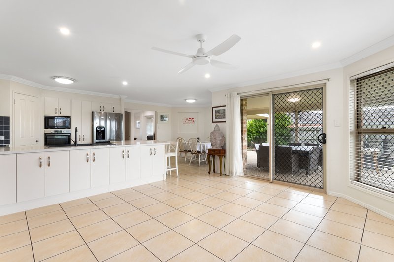 Photo - 92 Mariner Boulevard, Deception Bay QLD 4508 - Image 4