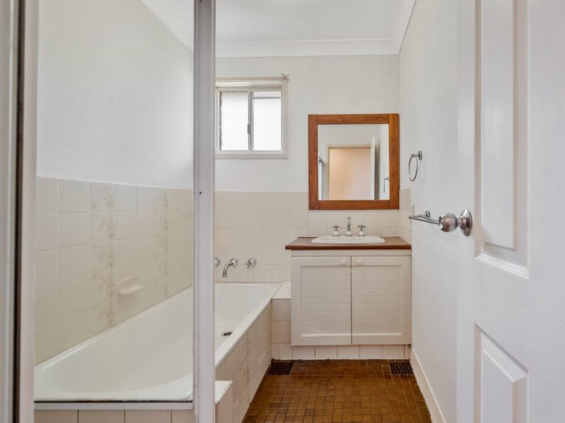 Photo - 92 Minchinbury Terrace, Eschol Park NSW 2558 - Image 9