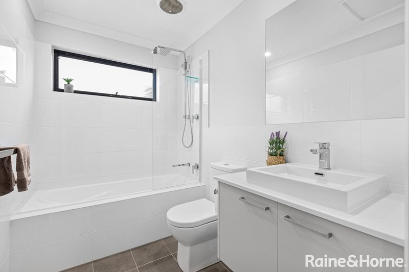 Photo - 92 Northridge Drive, Cameron Park NSW 2285 - Image 6