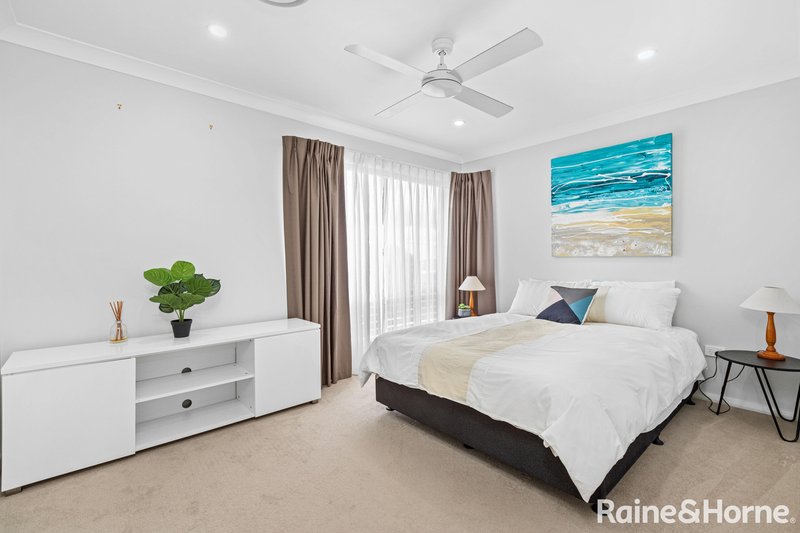 Photo - 92 Northridge Drive, Cameron Park NSW 2285 - Image 9