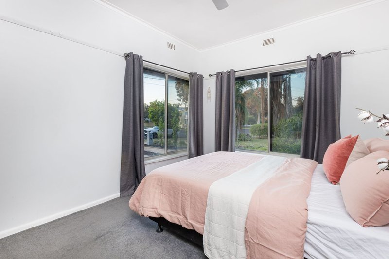 Photo - 92 Ontario Avenue, Mildura VIC 3500 - Image 6