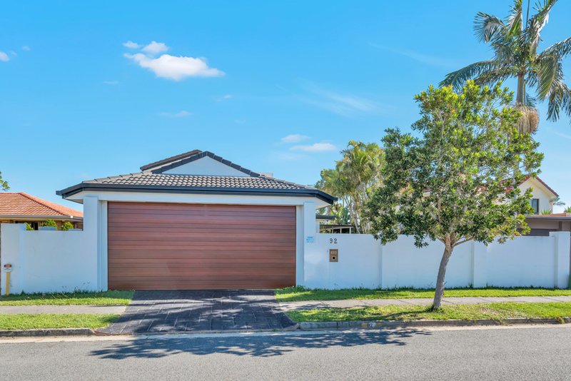 Photo - 92 Oxley Drive, Paradise Point QLD 4216 - Image 23