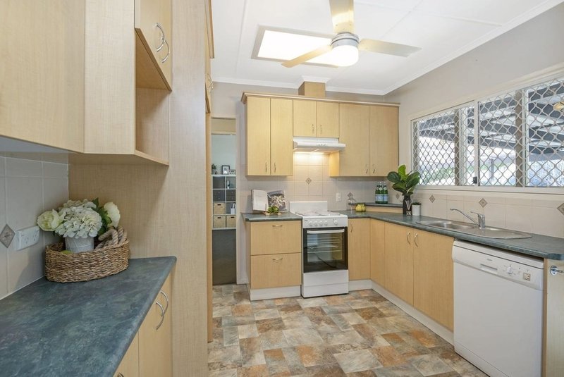 Photo - 92 Patricks Road, Arana Hills QLD 4054 - Image 2